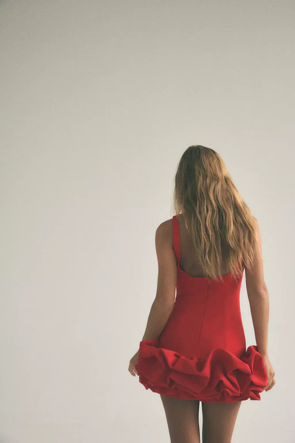 Camila | Minivestido sin mangas con espalda descubierta