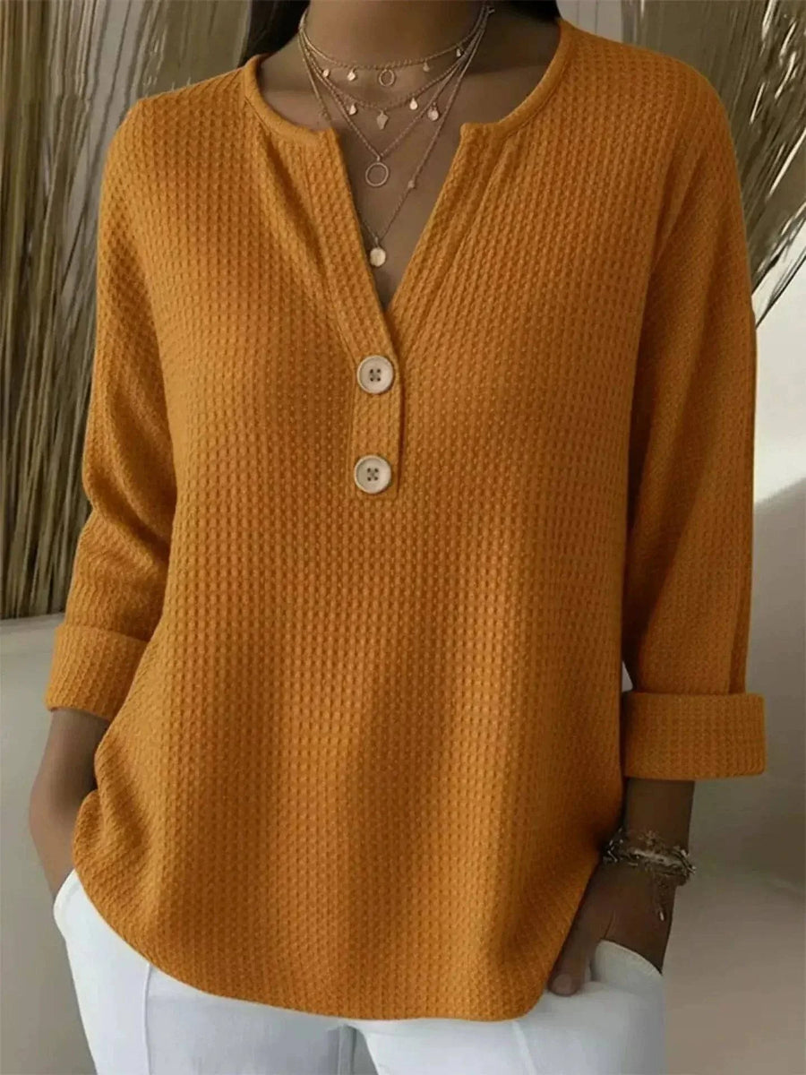 Lucía | Camiseta Henley Gofrada con Botones