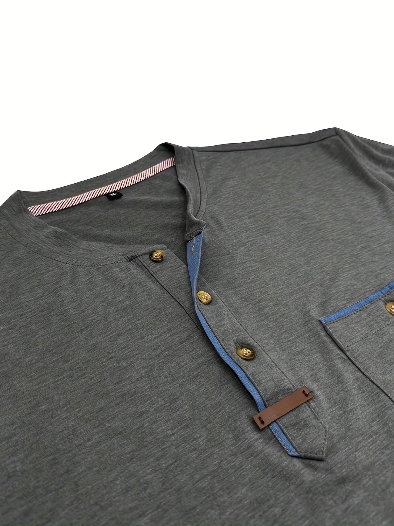 Jacinto | Camiseta elegante de cuello redondo con bolsillo